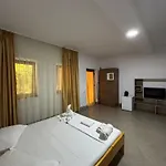 Casa Maya Mamaia Nord Pensiune Năvodari